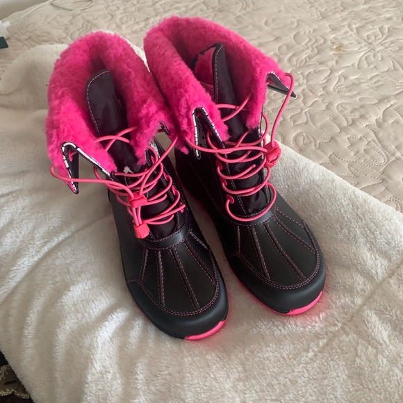 UGG Shoes - NWOT UGG boots  fur inside trimmed in pink  size 5 for girls